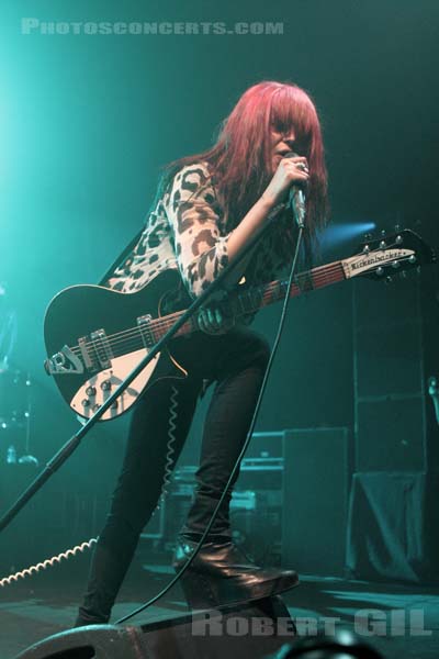 THE KILLS - 2011-11-13 - PARIS - Olympia - Alison Nicole Mosshart